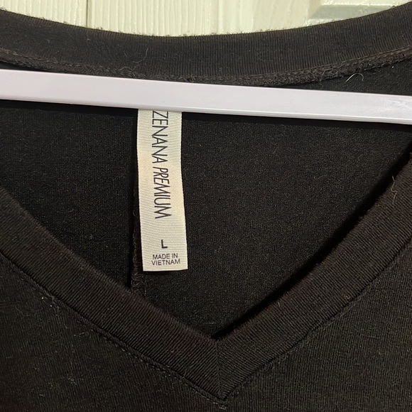 Zenana Women's V Neck 3/4 Sleeve Rounded Hem Rayon Top Lace Patch Sleeve - Picture 3 of 4